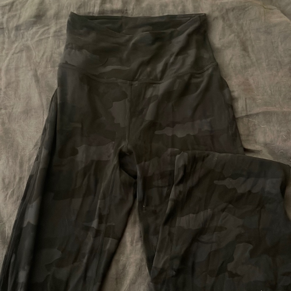 Lululemon super groove pant